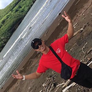 Meet your Posher, Adrian